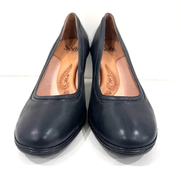 Sofft Black Leather Women's Heels Pumps 9.5 like new - Picture 2 of 7